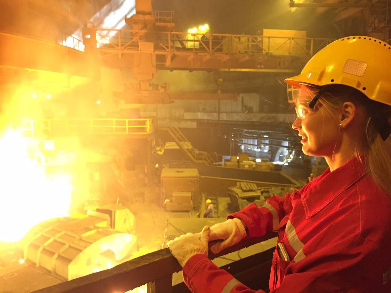 Привет! На связи Алёна Самойленко. Мы с Сергеем приглашаем вас в наше новое путешествие — честное, мощное и по-настоящему «горячее».